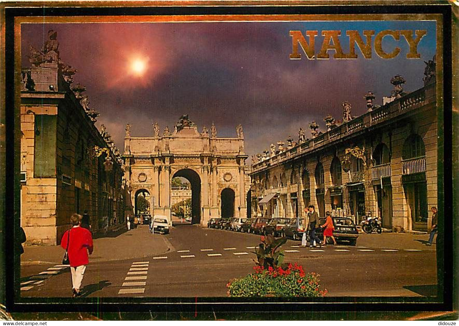 54 - Nancy - La Rue Héré Et L'arc De Triomphe - Automobiles - CPM - Voir Scans Recto-Verso - Nancy
