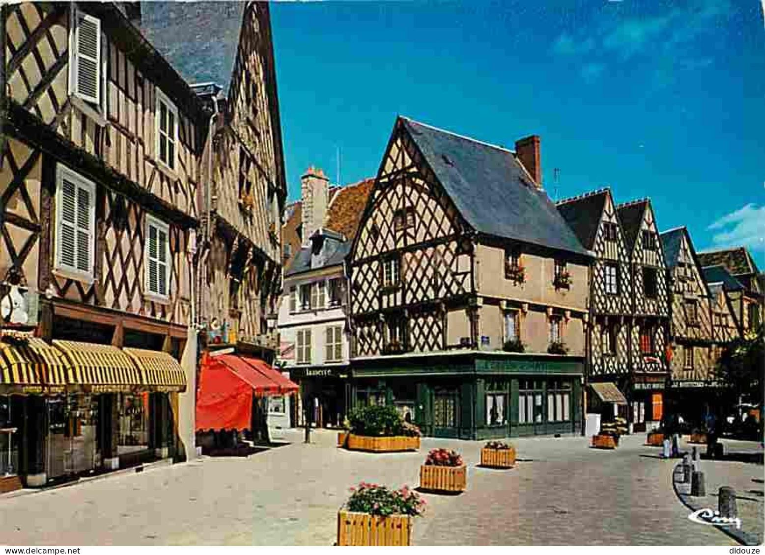 18 - Bourges - Place Gordaine - Maisons à Pans De Bois - Carte Neuve - CPM - Voir Scans Recto-Verso - Bourges