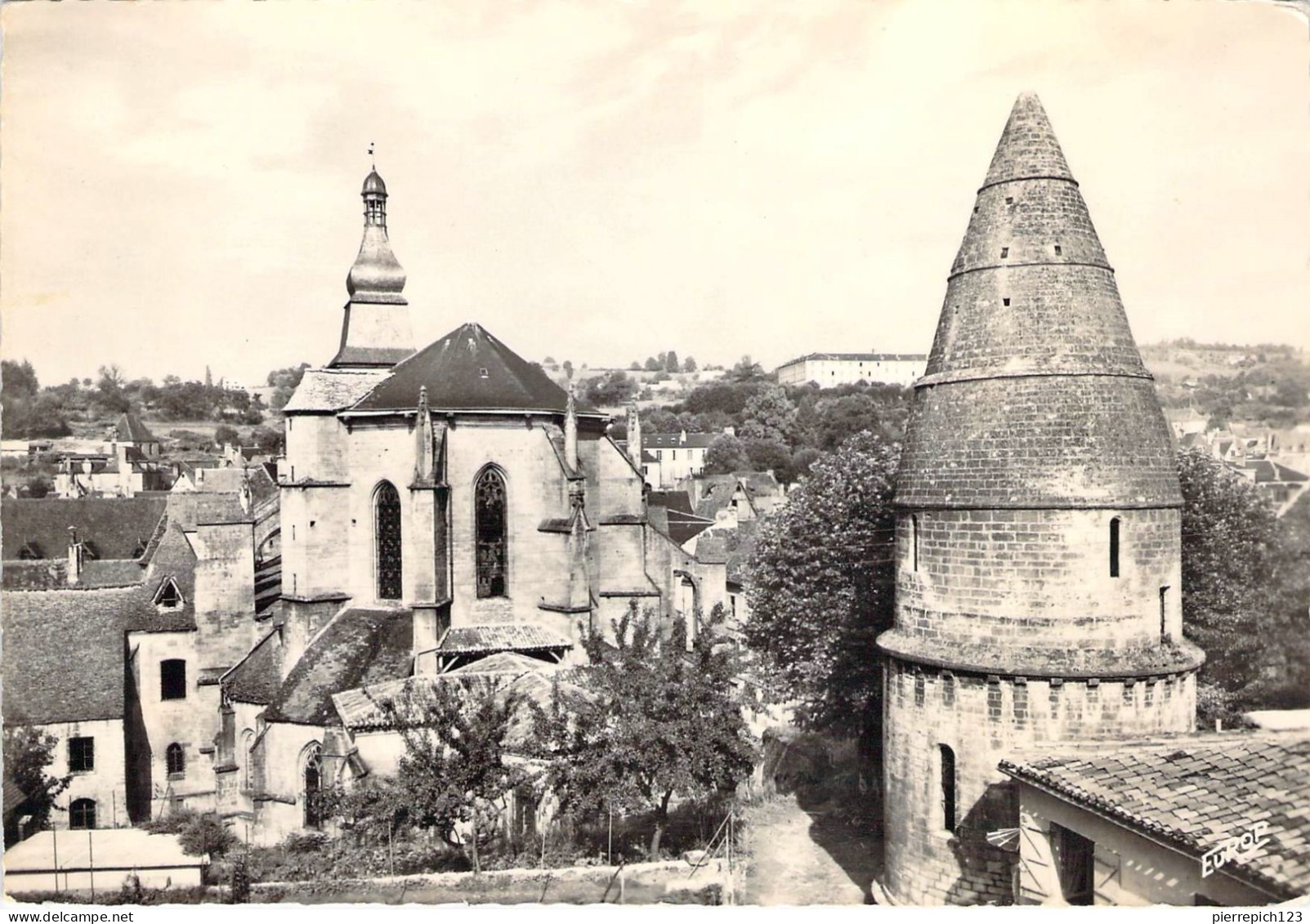 24 - Sarlat - L'Abside De La Cathédrale Et La Lanterne Des Morts (XIIe Siècle) - Sarlat La Caneda