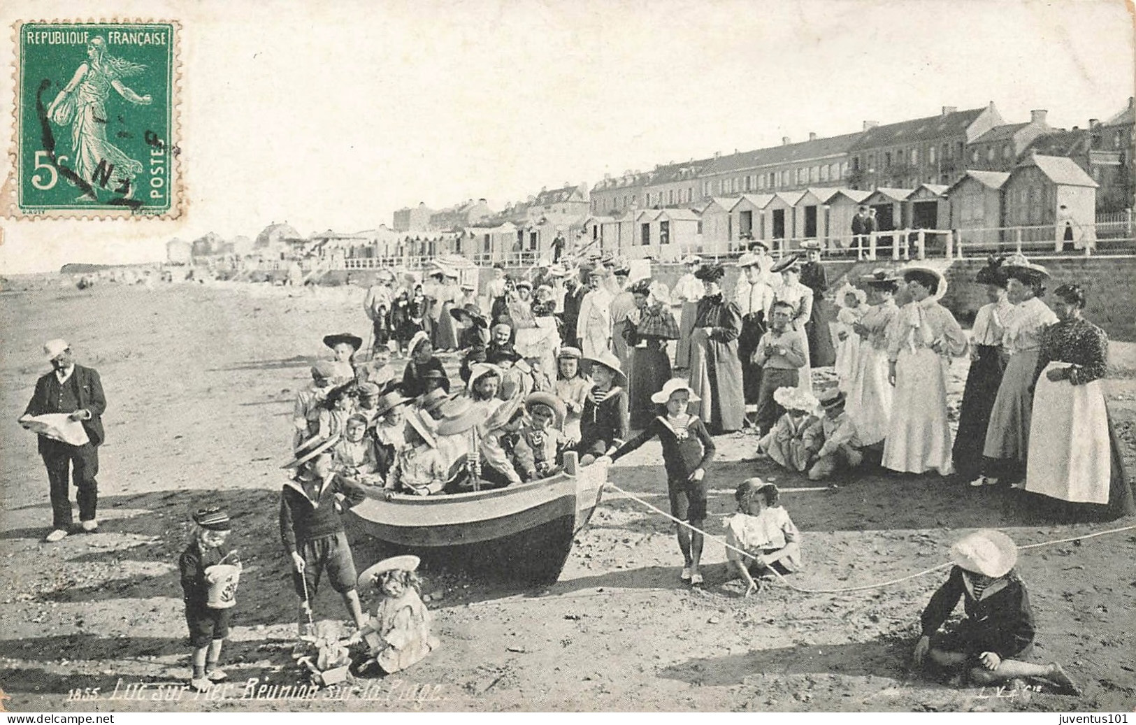 CPA Luc Sur Mer-Réunion Sur La Plage-Timbre      L2926 - Luc Sur Mer