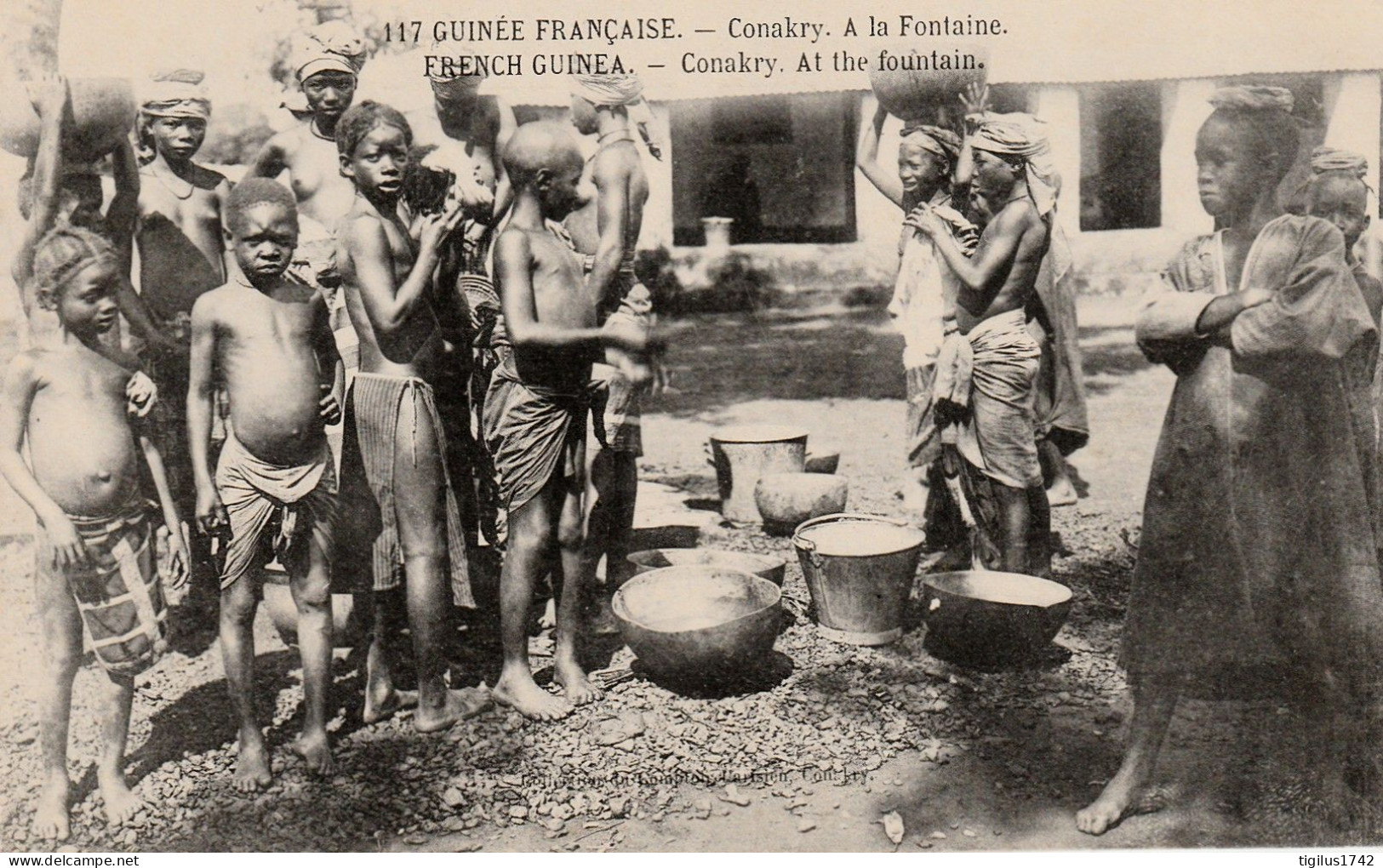 Guinée Française Conakry A La Fontaine - Frans Guinee