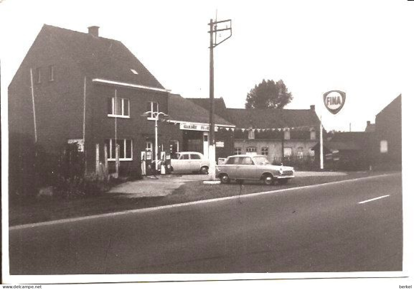 GELUVELD FINA POMP EN GARAGE FOTO  14.5 X 9.5 CM  LAMOTE B16 - Zonnebeke