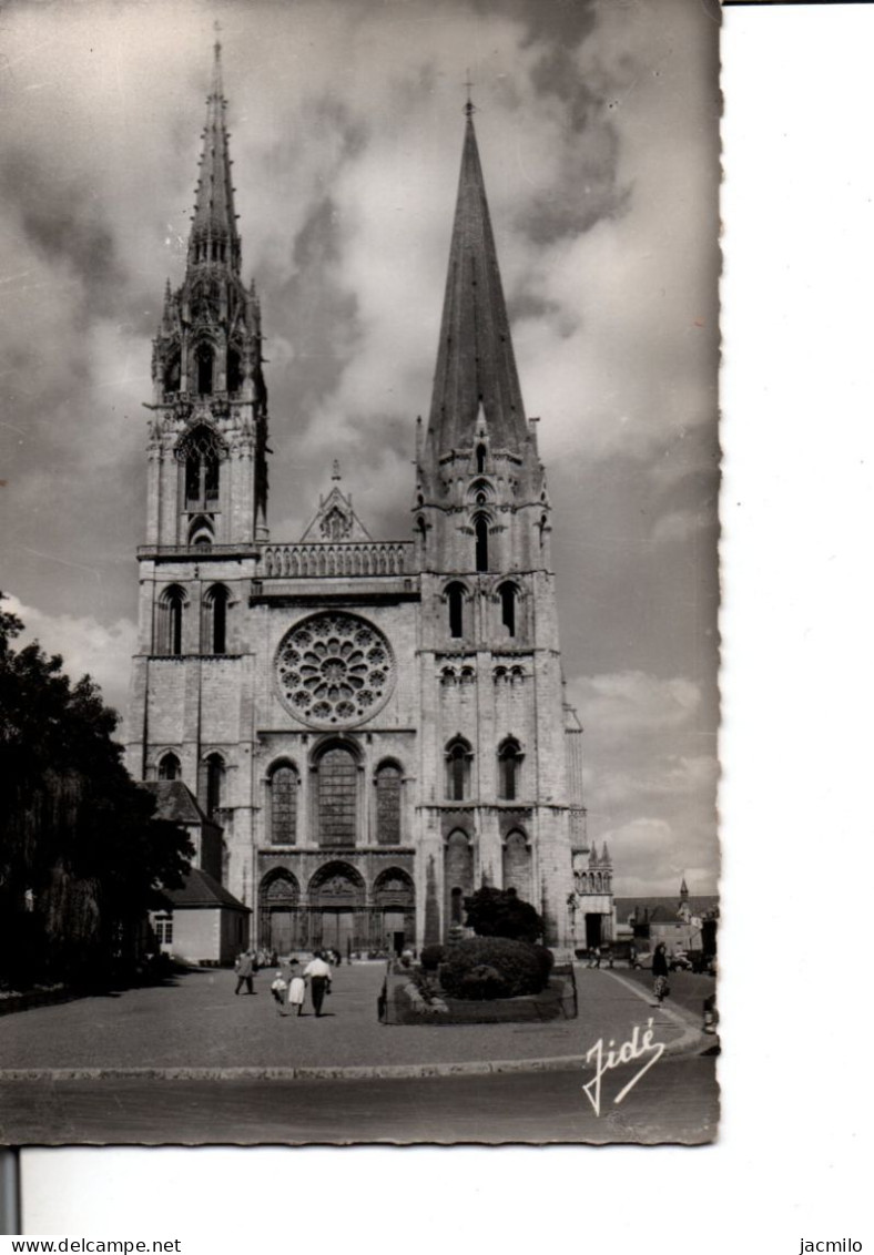 Différentes Vues De La Cathédrale . CPSM. Excellent état. Voir 6 Vues - Chartres