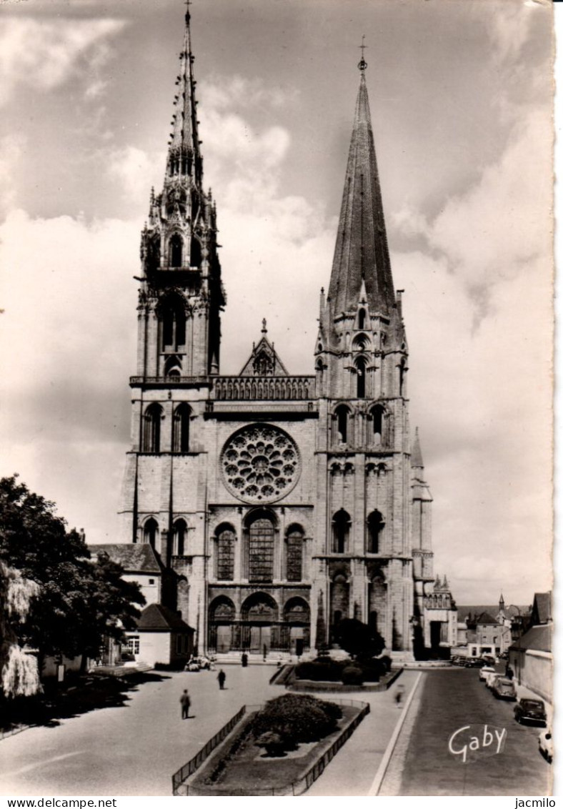 Différentes Vues De La Cathédrale . CPSM. Excellent état. Voir 6 Vues - Chartres