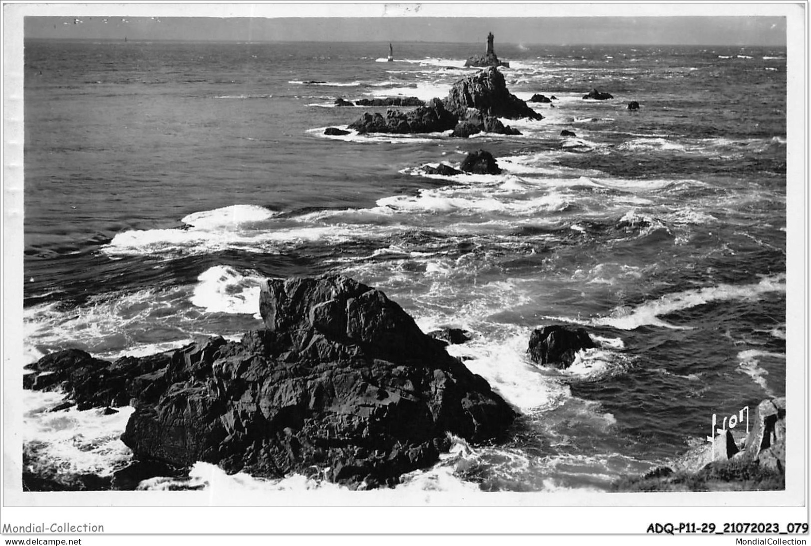 ADQP11-29-1041 - POINTE DU RAZ - Rochers Prolongeant L'éperon Du Raz - La Pointe Du Raz