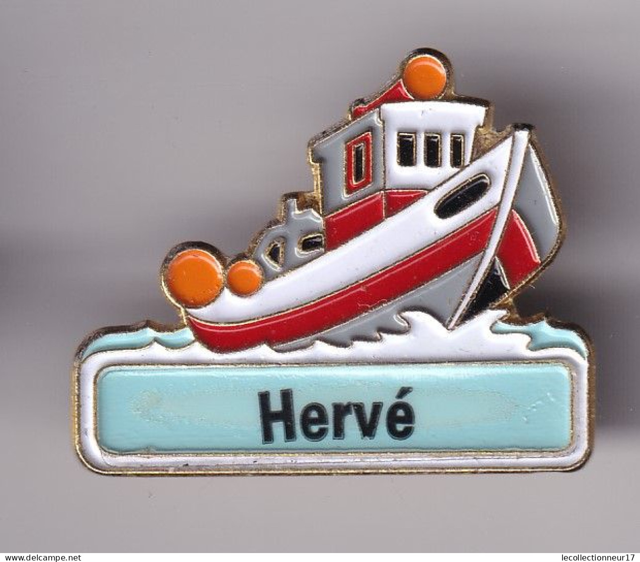 Pin's  Bateau De Pêche Prénom Hervé Réf 8515 - Bateaux