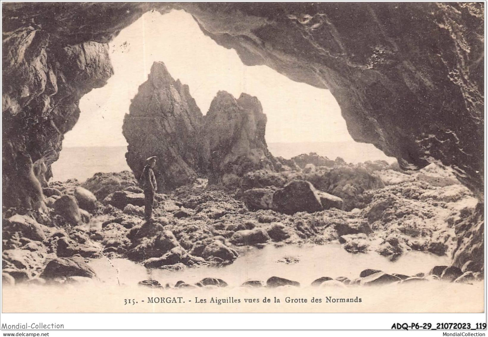ADQP6-29-0554 - MORGAT - Les Aiguilles Vues De La Grotte Des Normands - Morgat