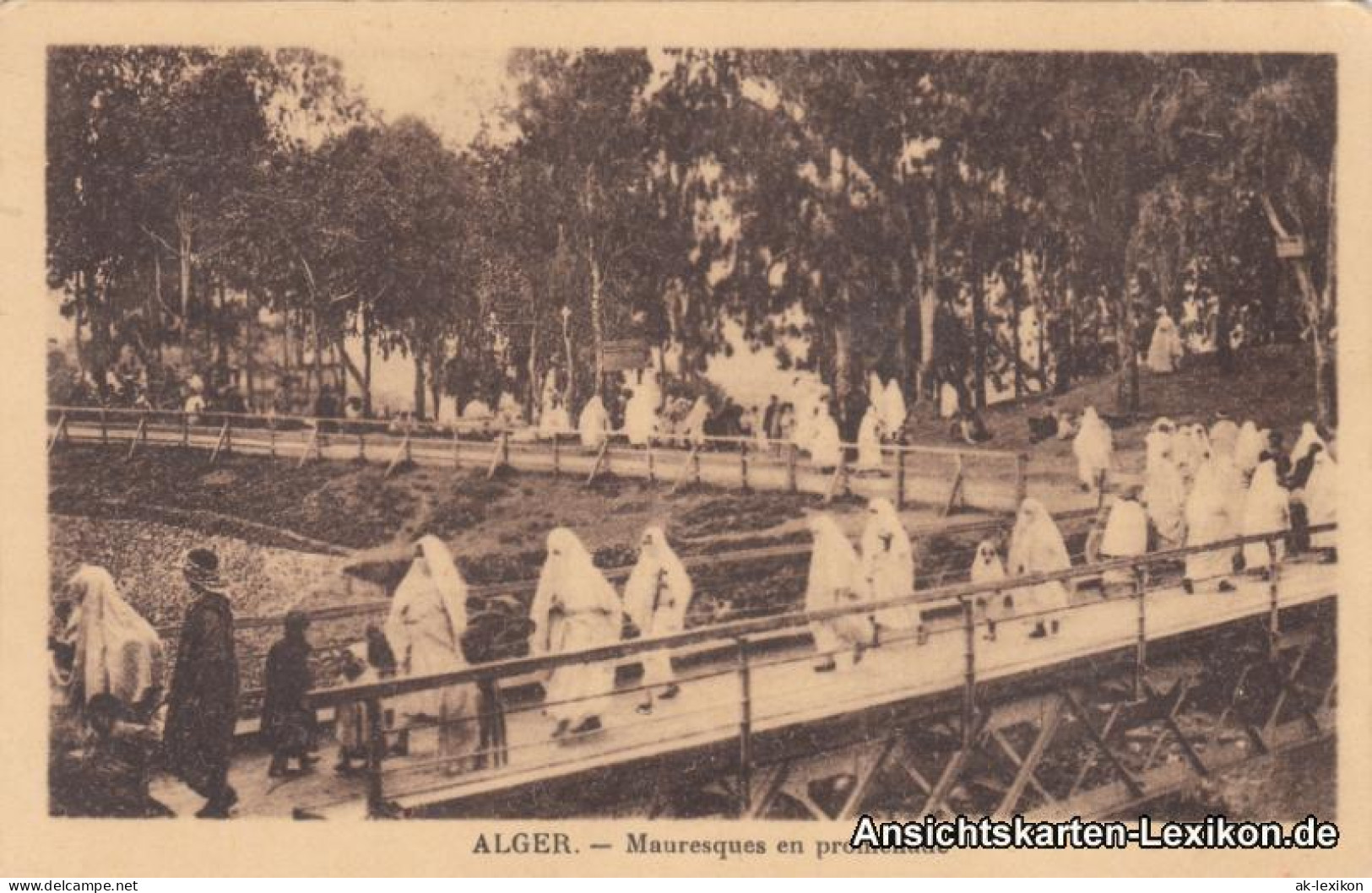 Postcard Algier دزاير Mauresques En Promenade 1920  - Algiers