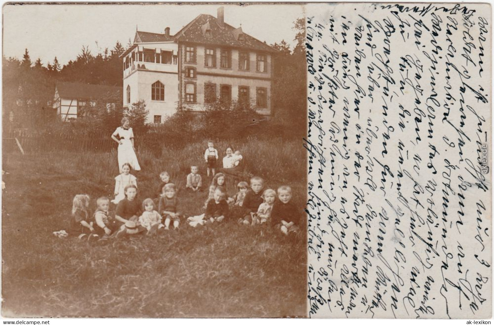 Ansichtskarte  Kinder Sitzten Auf Wiese Vor Villa 1914 - A Identifier