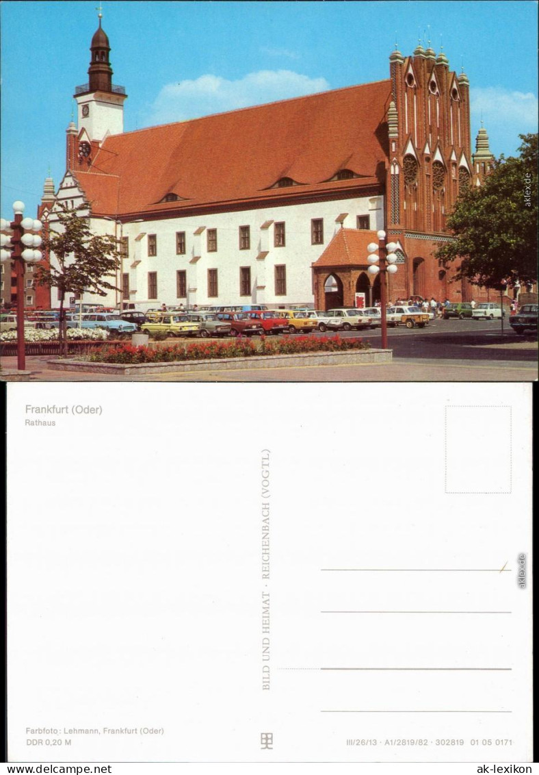 Frankfurt (Oder) Rathaus Mit Parkenden Trabant's Und Wartburg's Davor 1982 - Frankfurt A. D. Oder