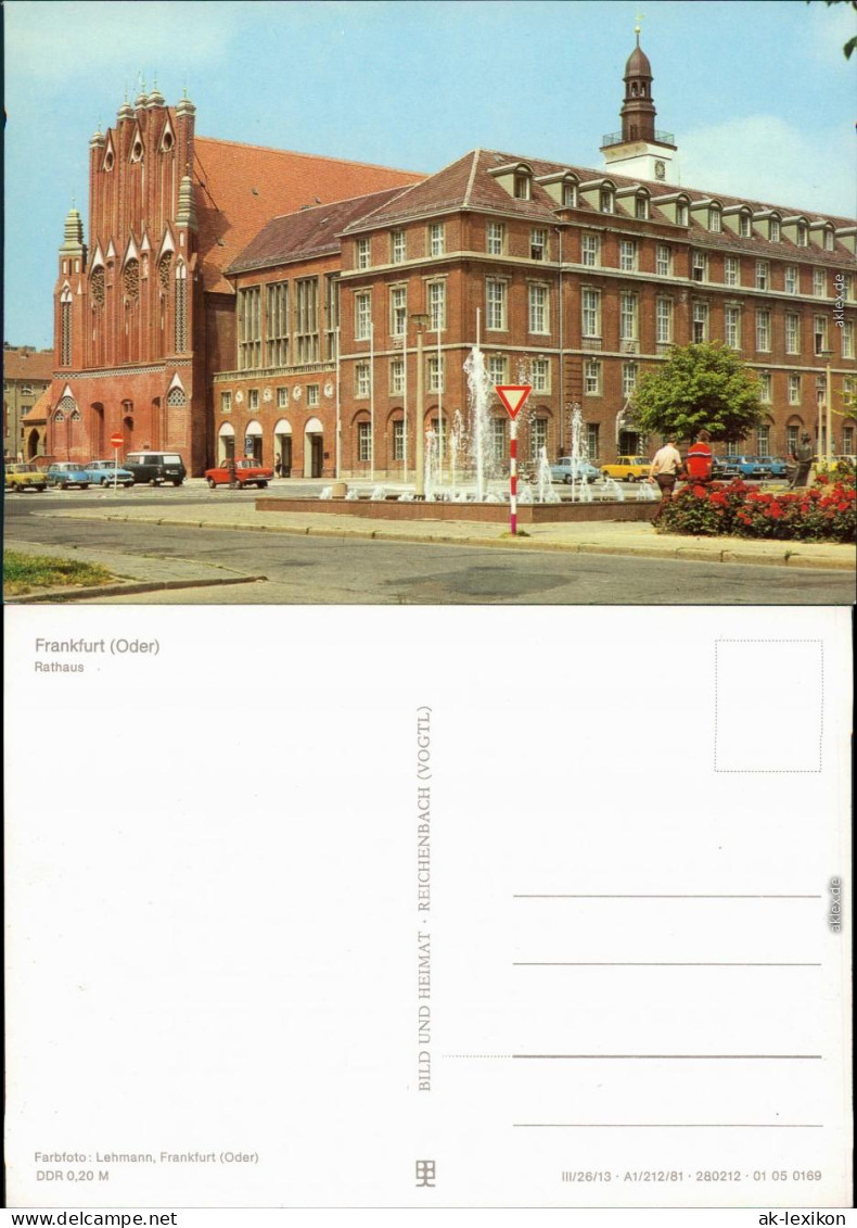 Frankfurt (Oder) Rathaus Mit Brunnen Und Parkenden Trabant  1981 - Frankfurt A. D. Oder