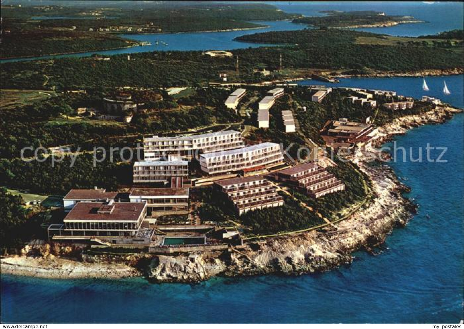 72537651 Pola Pula Croatia Fliegeraufnahme Zlatne Stijene  - Croatie