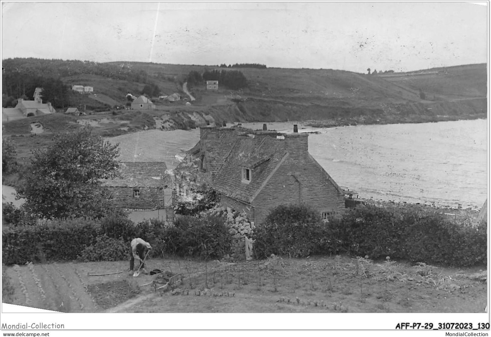 AFFP7-29-0593 - Le Moulin De La RIVE-LOCQUIREC - Le Vieux Moulin Et Un Coin De La Plage  - Locquirec