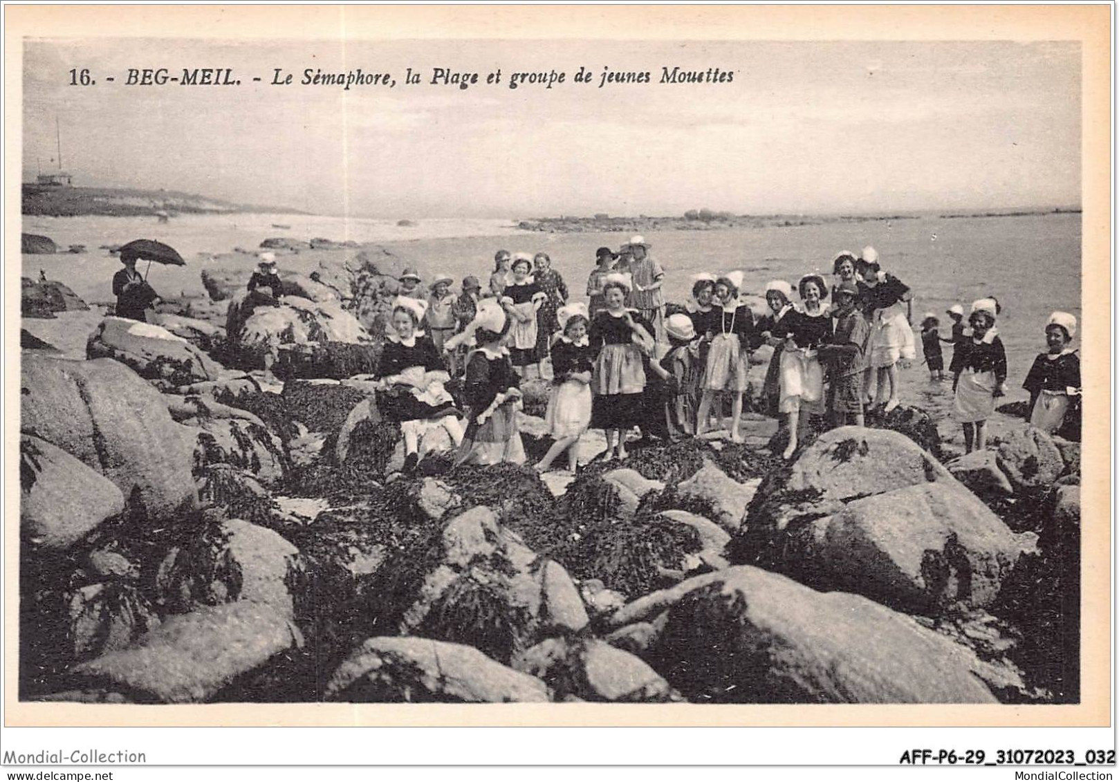AFFP6-29-0454 - BEG MEIL - Le Sémaphore - La Plage Et Groupe De Jeunes Mouettes  - Beg Meil