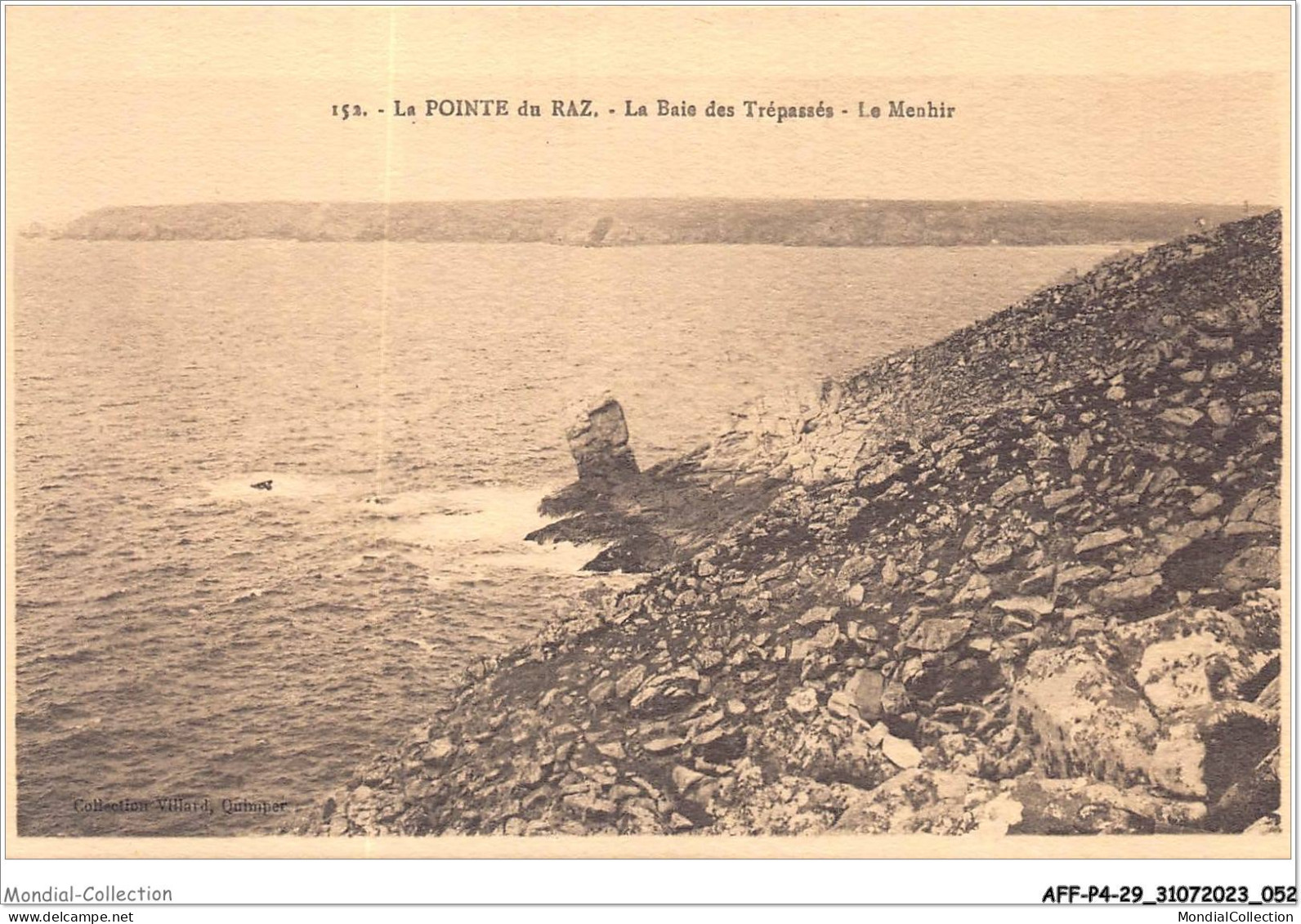 AFFP4-29-0297 - LA POINTE DU RAZ - La Baie Des Trépassés - Le Menhir  - La Pointe Du Raz