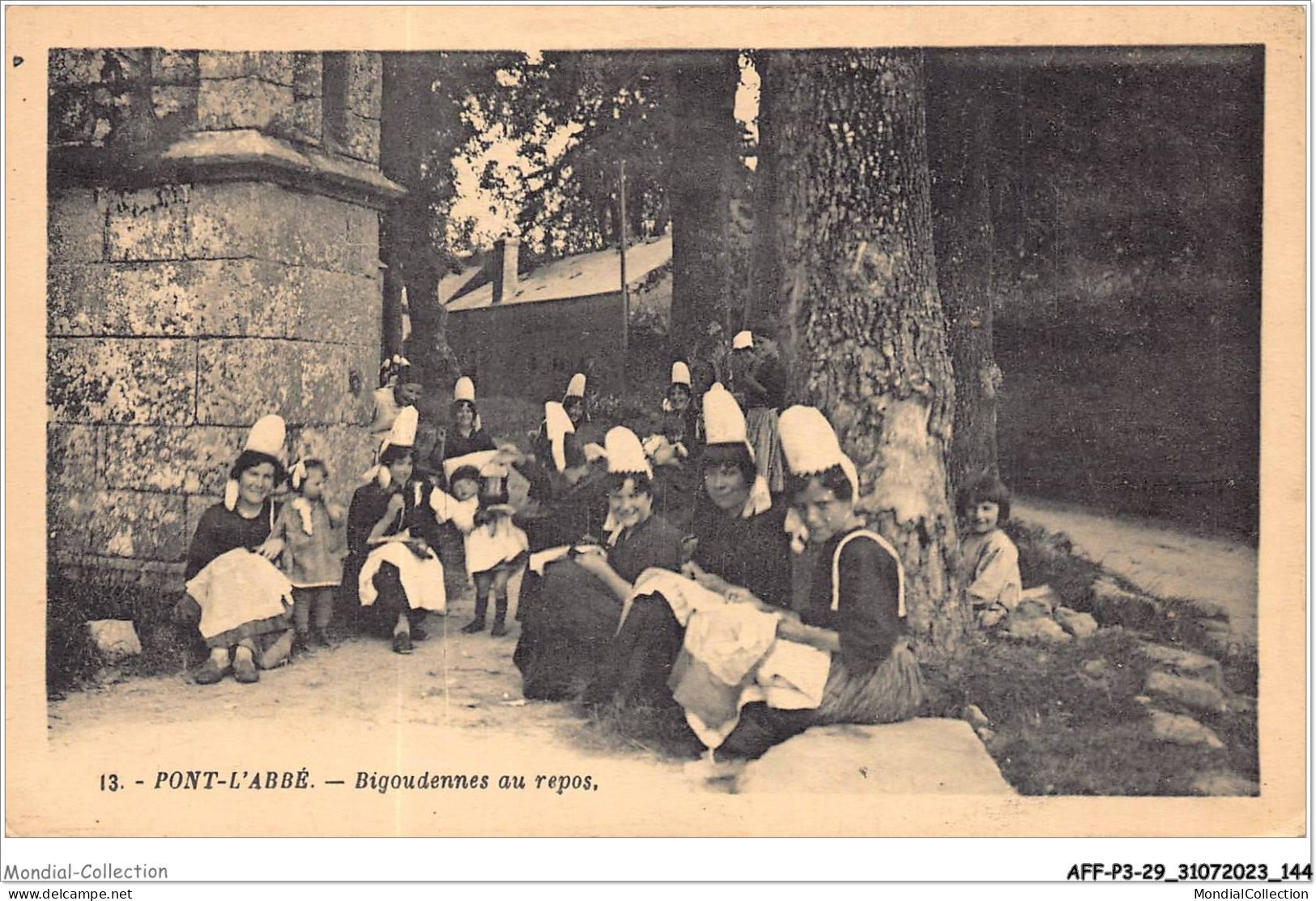 AFFP3-29-0254 - PONT-L'ABBE - Bigoudennes Au Repos  - Pont L'Abbe