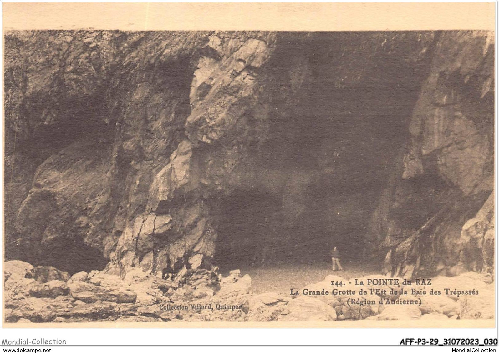 AFFP3-29-0197 - LA POINTE DU RAZ - La Grande Grotte De L'est De La Baie Des Trépassés  - La Pointe Du Raz