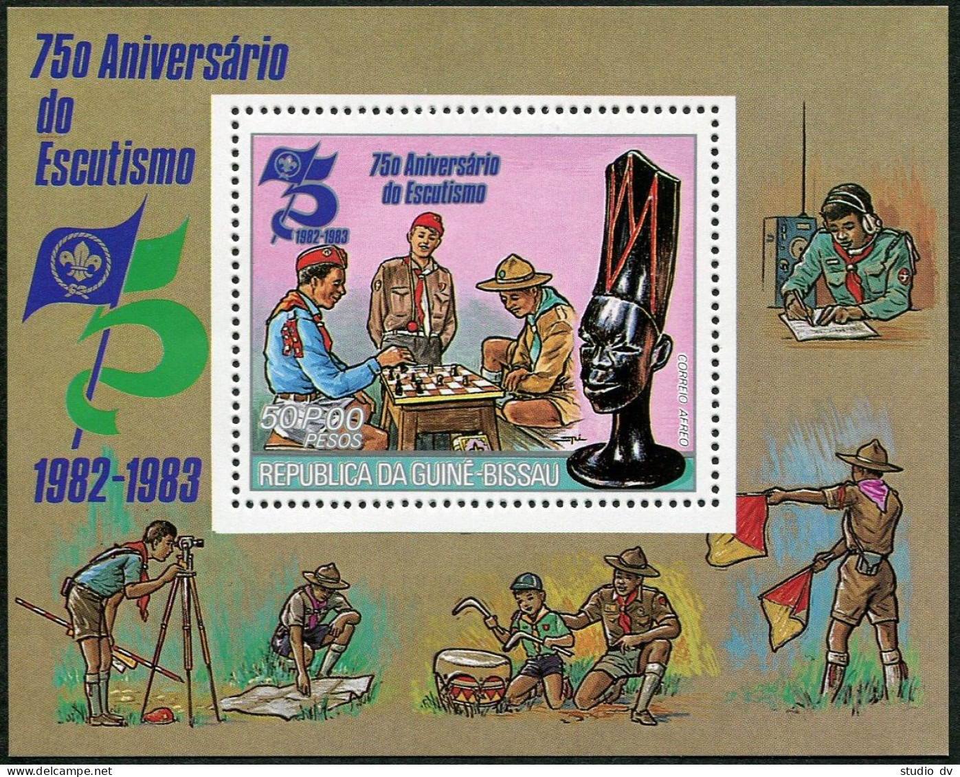 Guinea Bissau C43, MNH. Mi 622 Bl.215A. Scouts Movement-75, 1982. Playing Chess. - Guinea-Bissau