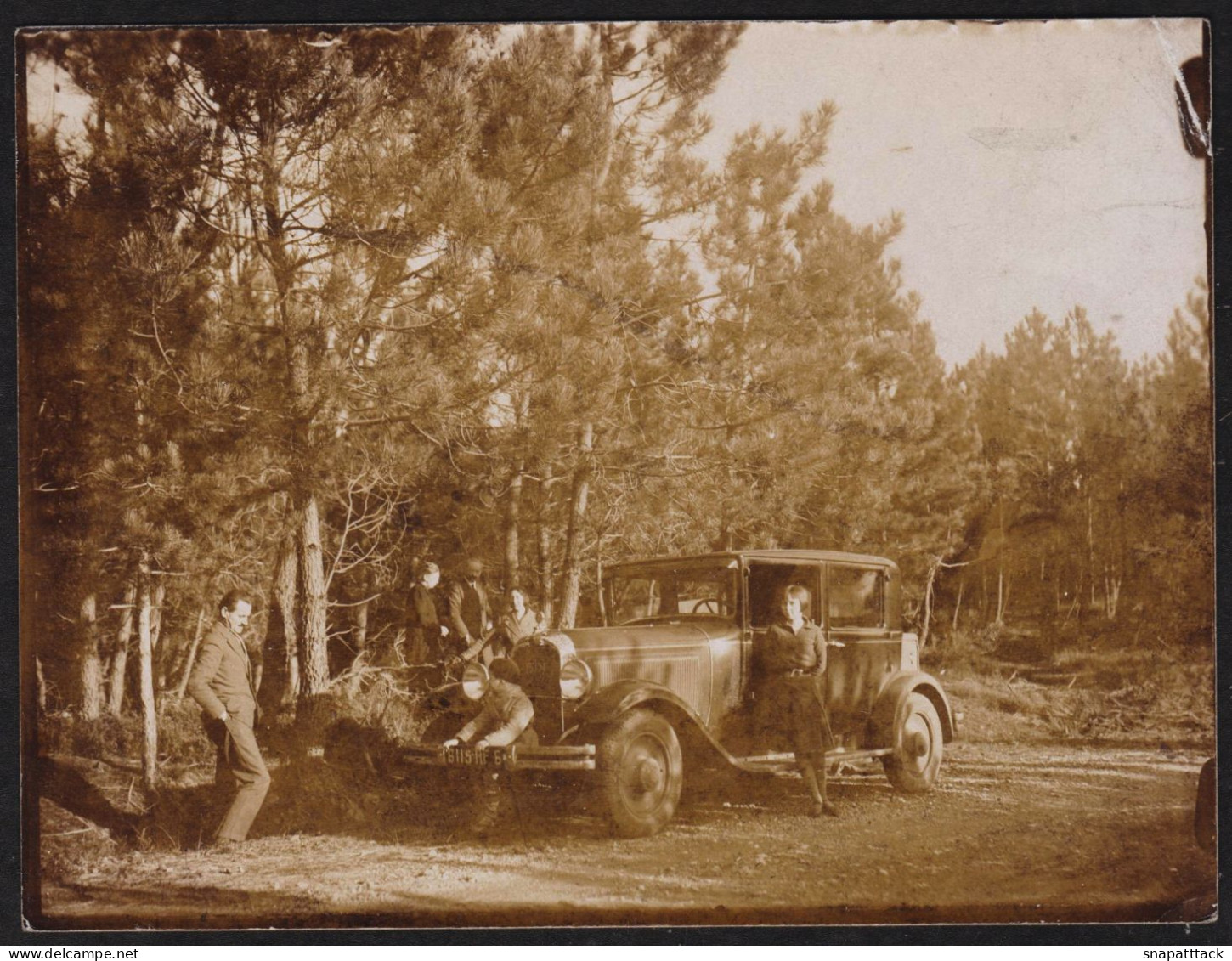 Jolie Photographie De Famille Autour D'une Belle Voiture, Automobile Citroën C4 , 9x12cm - Cars