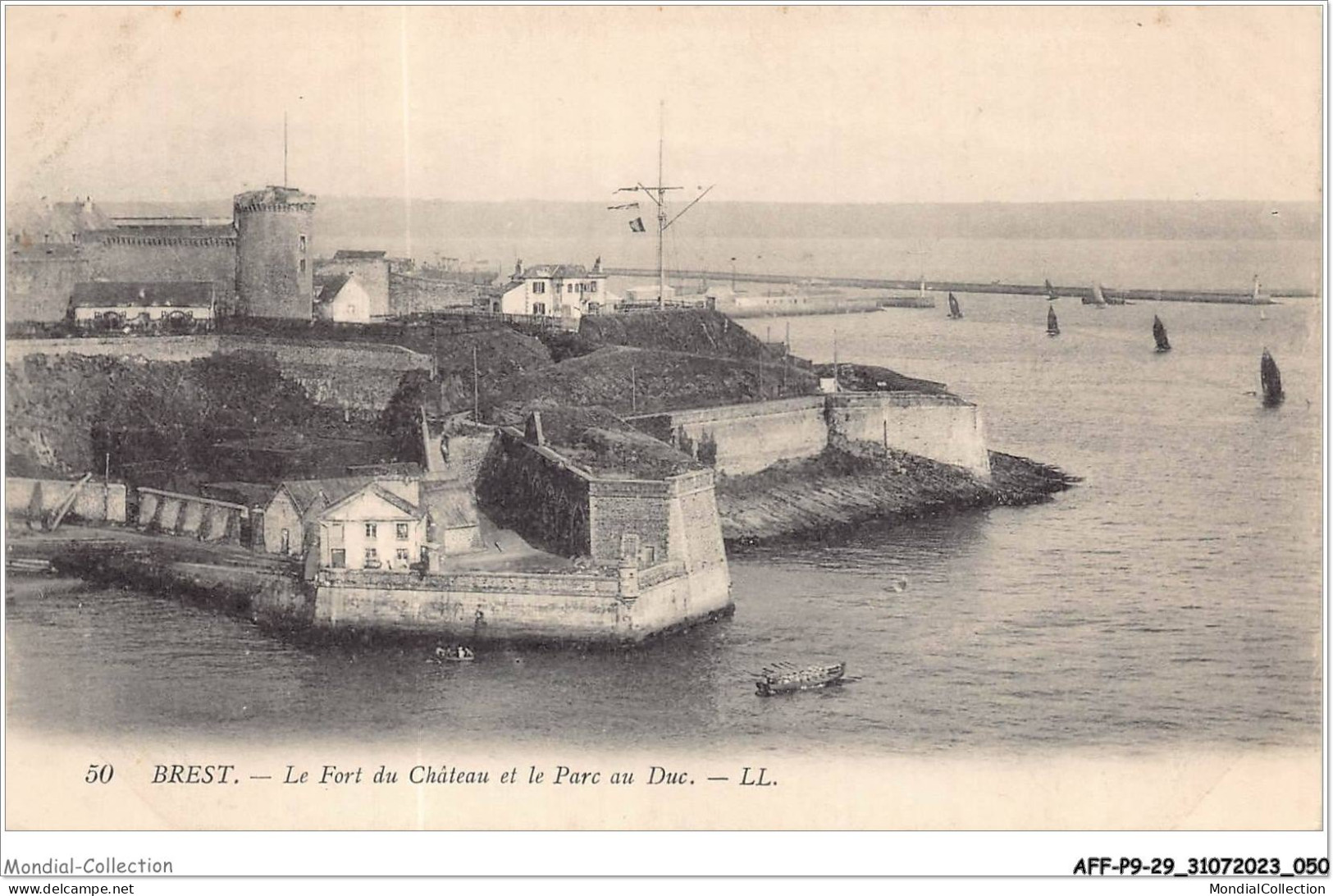 AFFP9-29-0731 - BREST - Le Fort Du Château Et Le Parc Au Duc - Brest