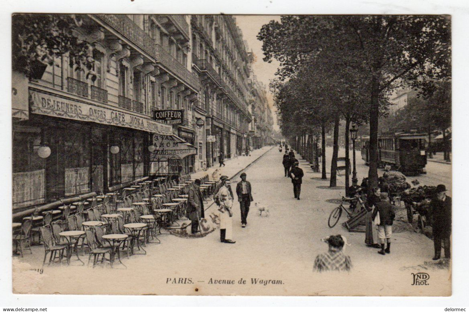 CPA Paris 17ème Avenue Wagram Belle Animation Devant Café Restaurant Enseigne Coiffeur Tramway éditeur ND - Arrondissement: 17