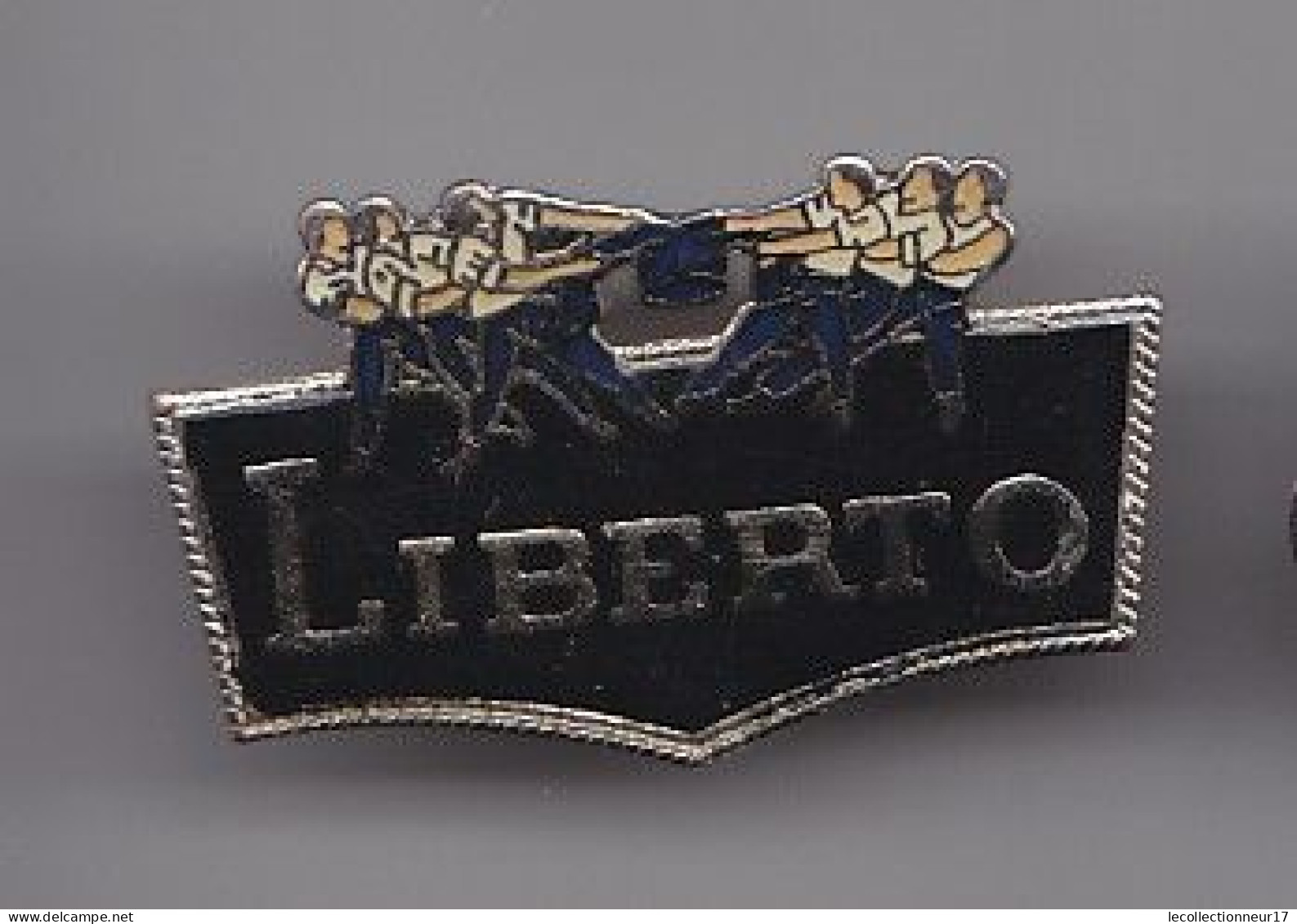 Pin's Liberto Vêtements Réf 4934 - Other & Unclassified