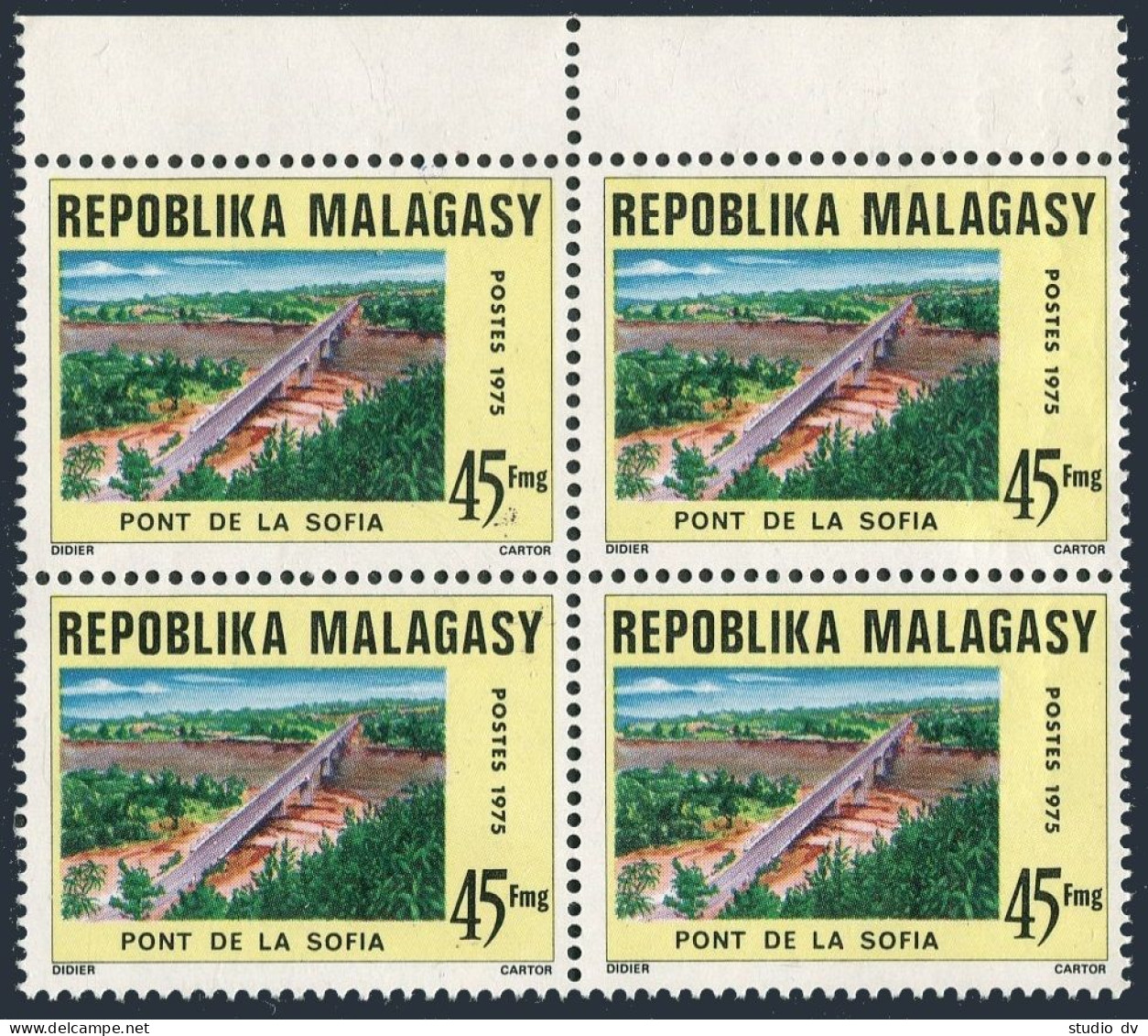 Malagasy 524 Block/4,MNH.Michel 740. Sofia Bridge, 1975. - Madagascar (1960-...)
