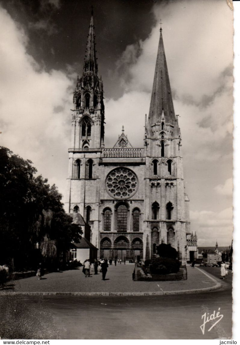 Différentes Vues De La Cathédrale. CPSM. Excellent état. Voir 6 SCANS - Chartres