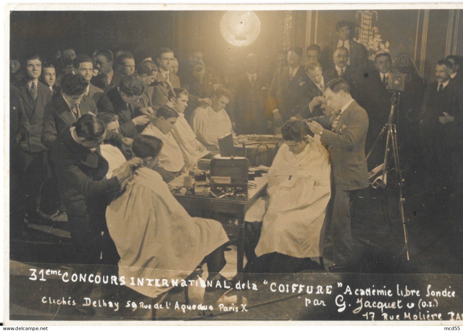 CARTE-PHOTO - PARIS (75- 1er Arrondissement)   " 31 Concours International De La COIFFURE "  Les Hommes En Compétition - Craft