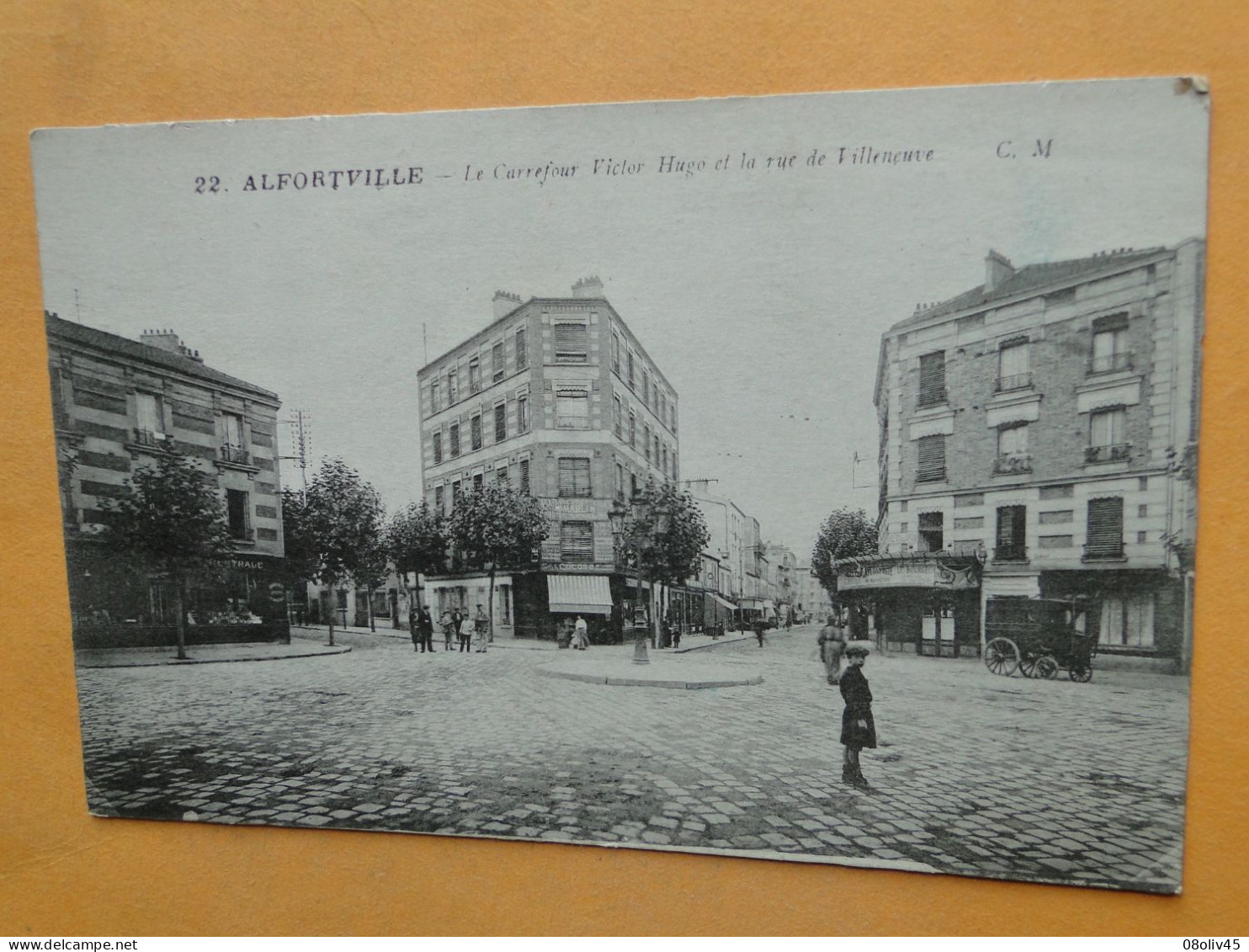 ALFORTVILLE -- Le Carrefour Victor Hugo Et La Rue De Villeneuve - La Cocasse - Café De La Poste - ANIMATION - Alfortville