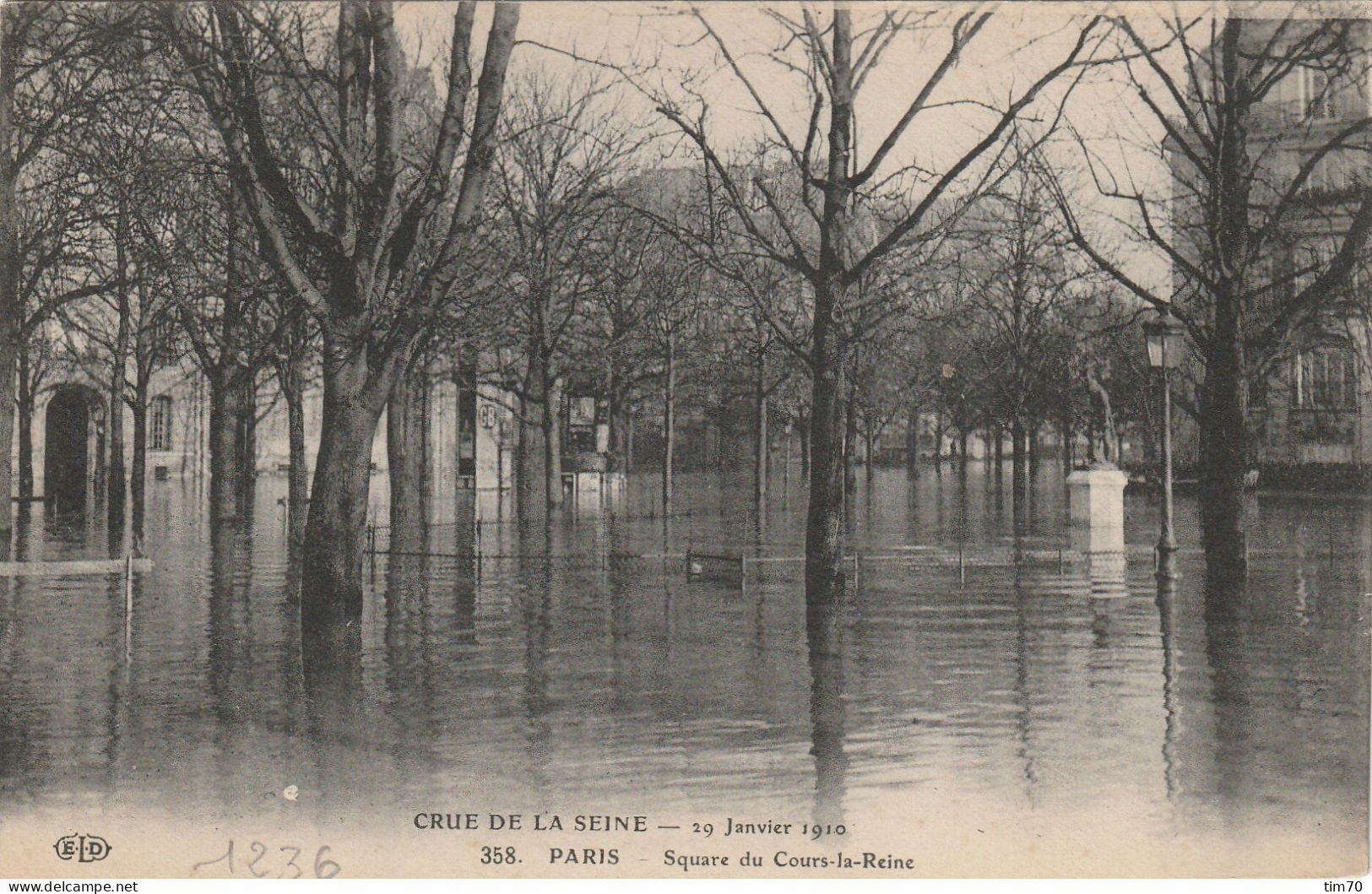 PARIS  DEPART   CRUE DE LA  SEINE 1910   29  JANVIER    SQUARE  DU  COURS  - LA -  REINE - Inondations De 1910