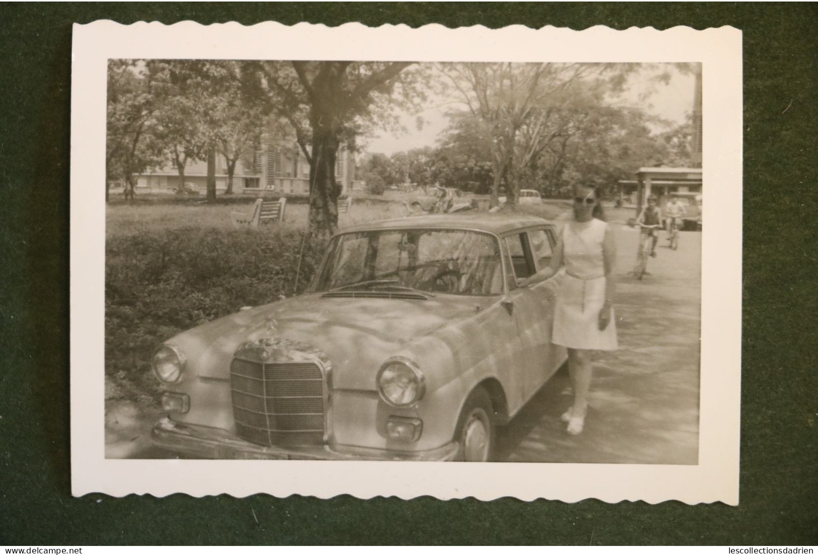 Photo Voiture Mercedes Années 60  Avec Jeune Femme 10,5 X 7,5 Cm - Cars