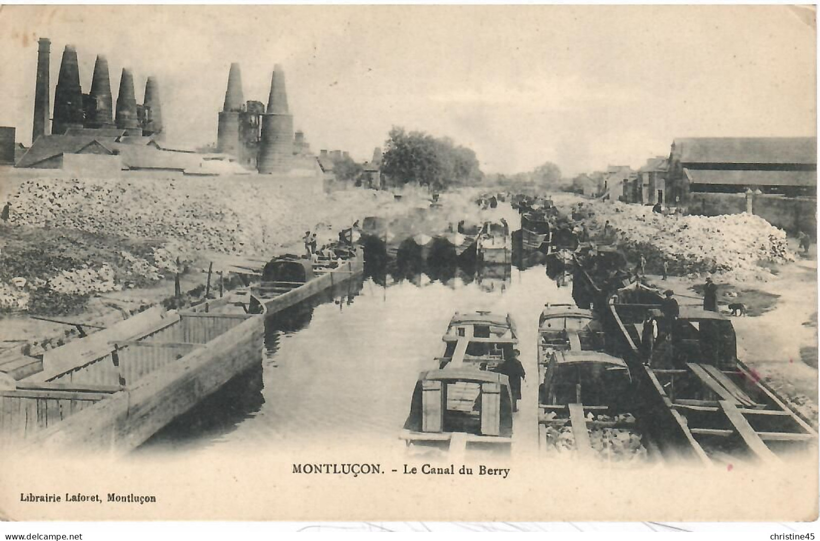 PENICHE          MONTLUCON LE CANAL DU BERRY - Houseboats