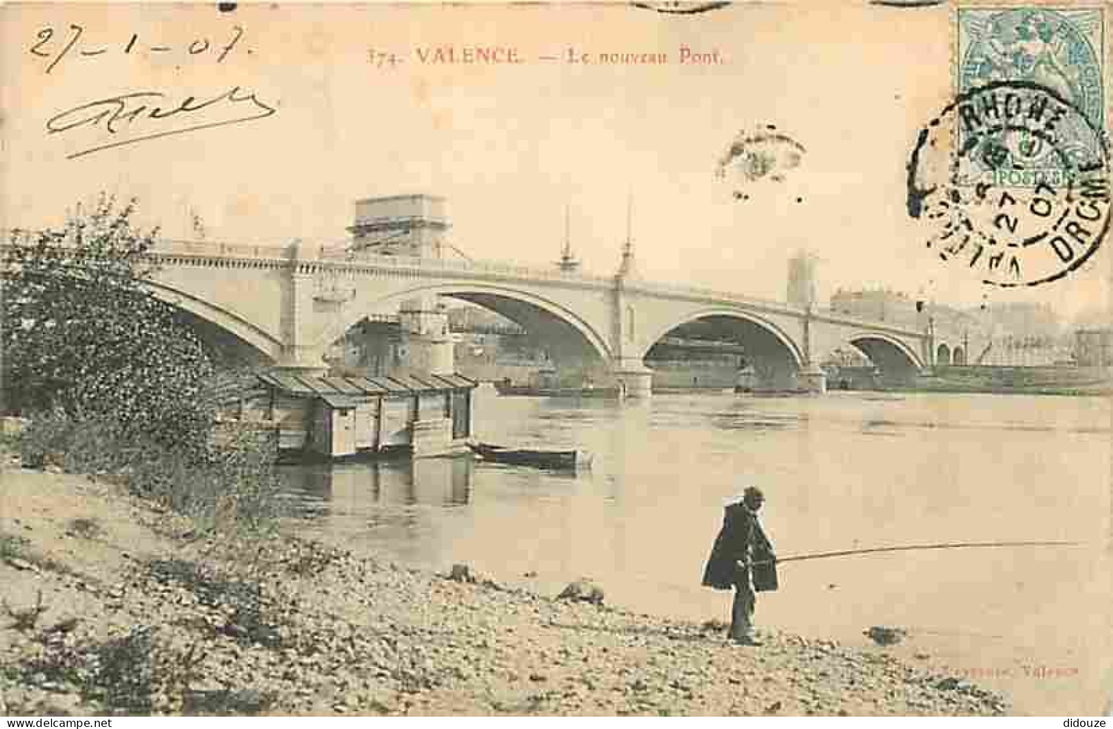 26 - Valence - Le Nouveau Pont - Animée - Pecheur à La Ligne - Oblitération Ronde De 1907 - Etat Léger Pli Visible - CPA - Valence