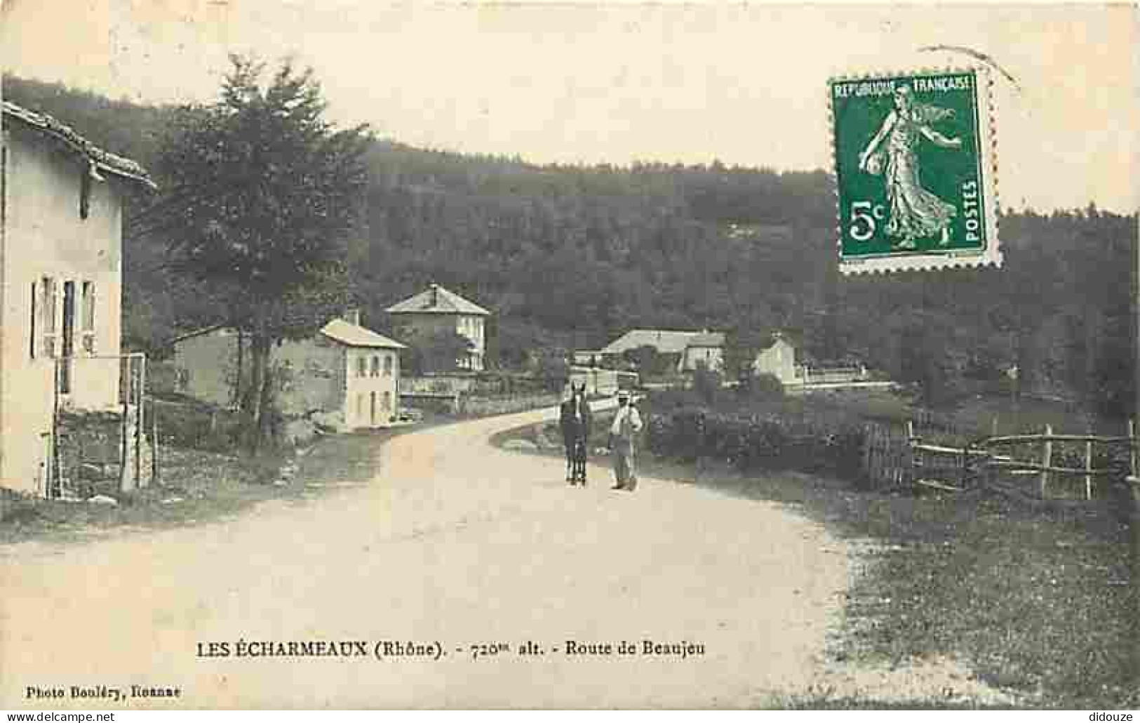 69 - Les Echarmeaux - Route De Beaujeu - Animée - CPA - Voir Scans Recto-Verso - Other & Unclassified