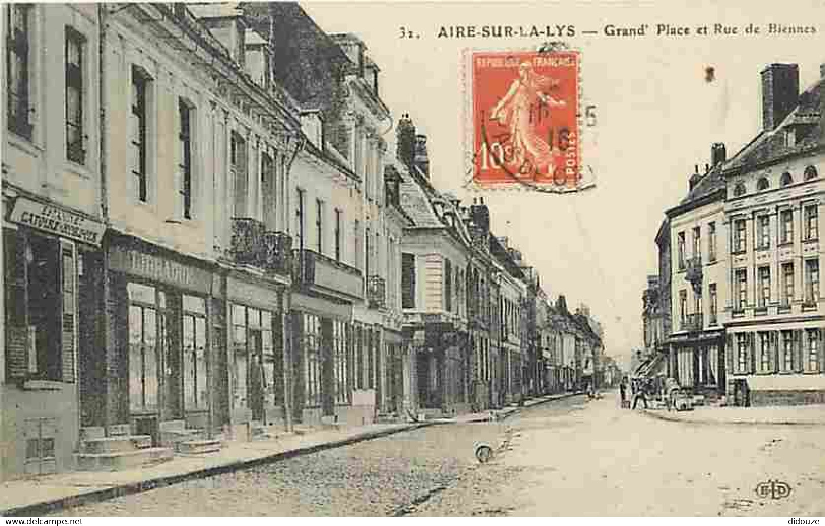 62 - Aire Sur La Lys - Grand'Place Et Rue De Biennes - Animé - Ecrite En 1916 - CPA - Voir Scans Recto-Verso - Aire Sur La Lys