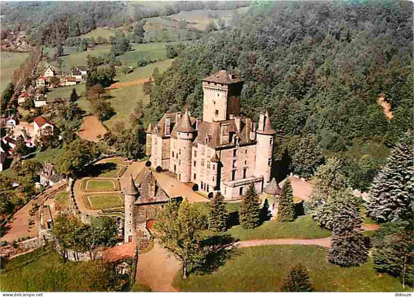 Chateaux - Château De Pesteils - Vue Aérienne - Polminhac - Cantal - Auvergne - Carte Neuve - CPM - Voir Scans Recto-Ver - Castles