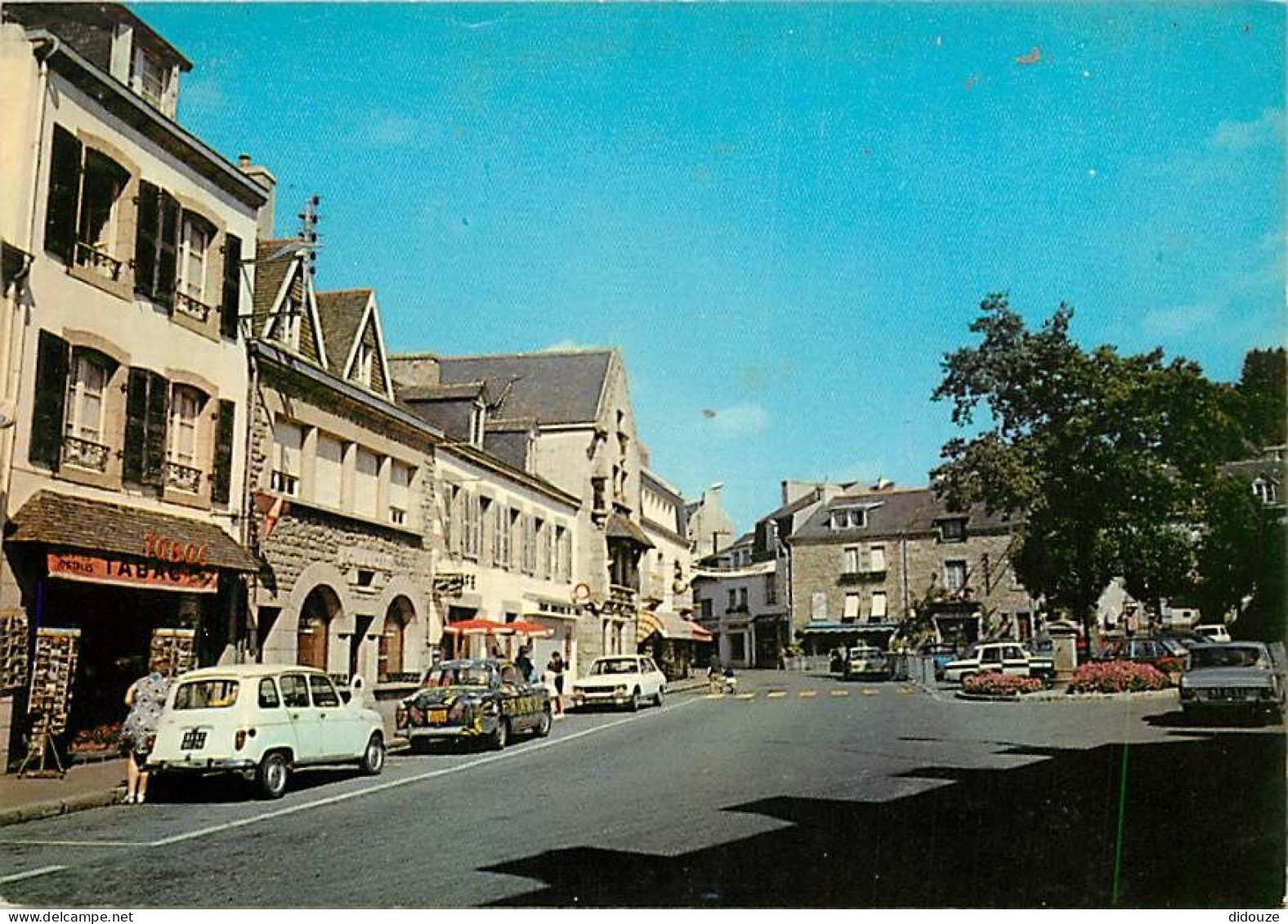 Automobiles - Pont-Aven - Place De La Mairie - CPM - Voir Scans Recto-Verso - Toerisme