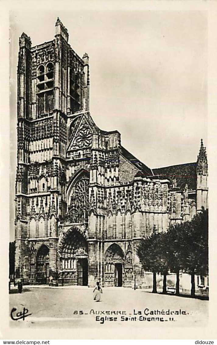 89 - Auxerre - La Cathédrale Saint Etienne - CPSM Format CPA - Voir Timbre Marianne De Gandon - CPM - Voir Scans Recto-V - Auxerre