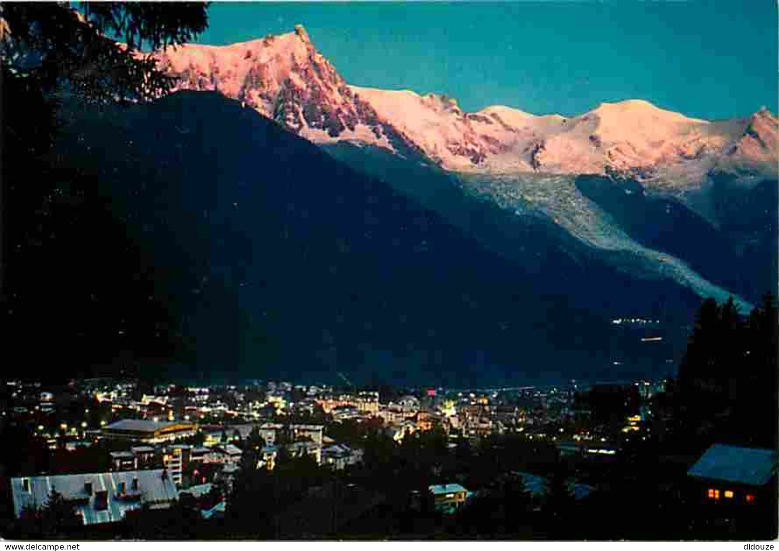 74 - Chamonix - Mont-Blanc - La Ville - Coucher De Soleil - CPM - Voir Scans Recto-Verso - Chamonix-Mont-Blanc