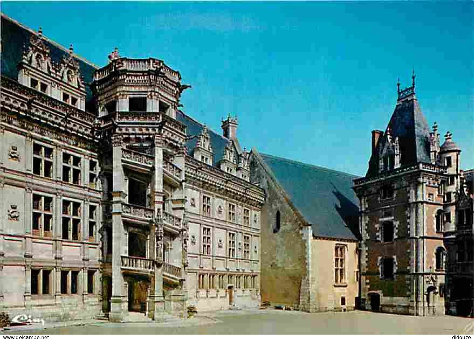 41 - Blois - Le Château - Le Château - Ailes François 1er Et Louis XII - Etat Pli Visible - CPM - Voir Scans Recto-Verso - Blois
