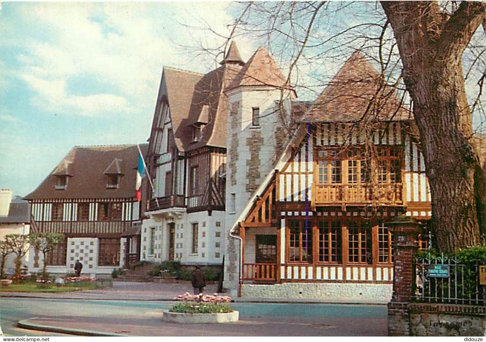 14 - Deauville - La Mairie - Carte Neuve - CPM - Voir Scans Recto-Verso - Deauville