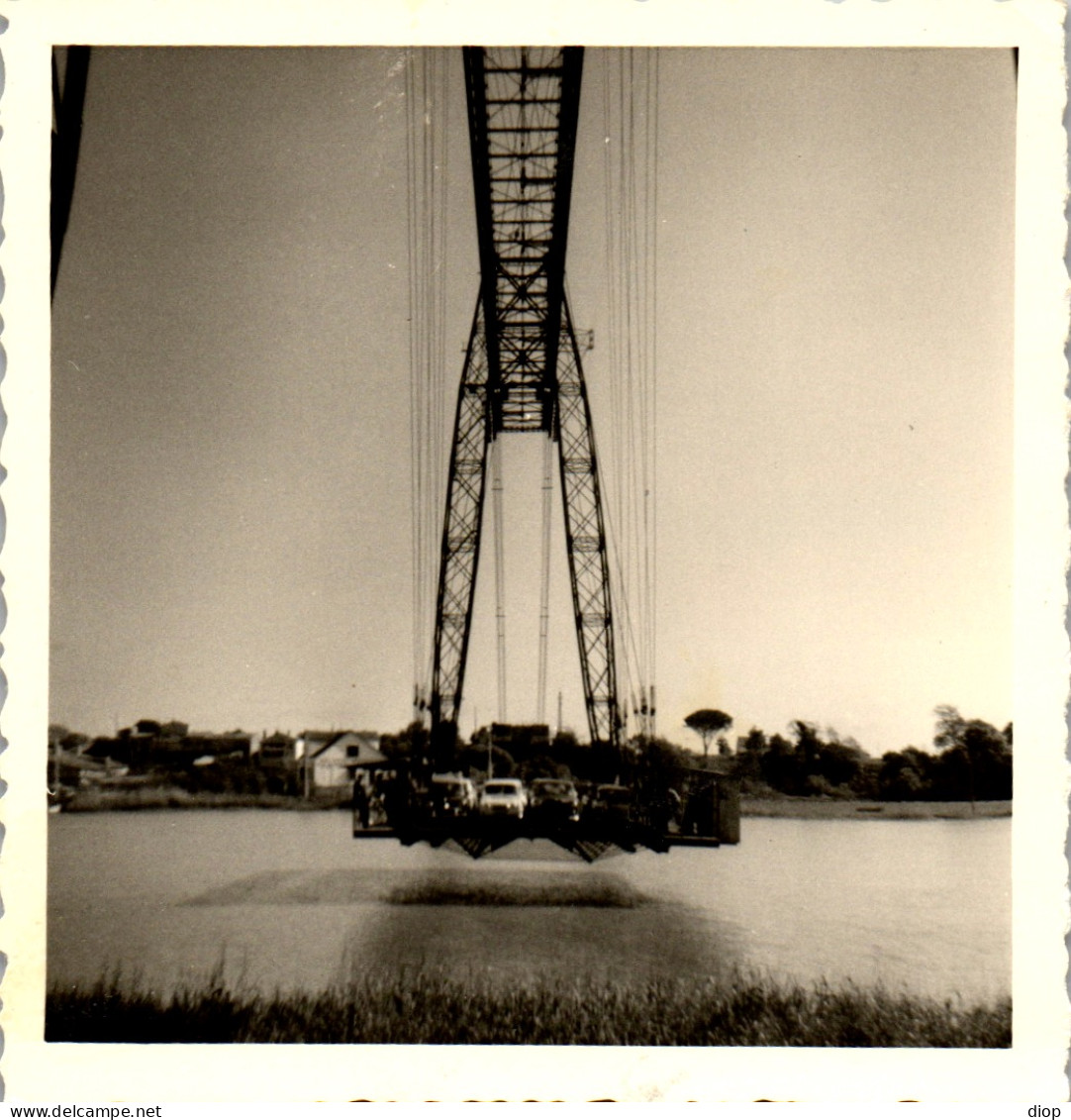 Photographie Photo Vintage Snapshot Amateur Automobile Pont Transbordeur  - Places