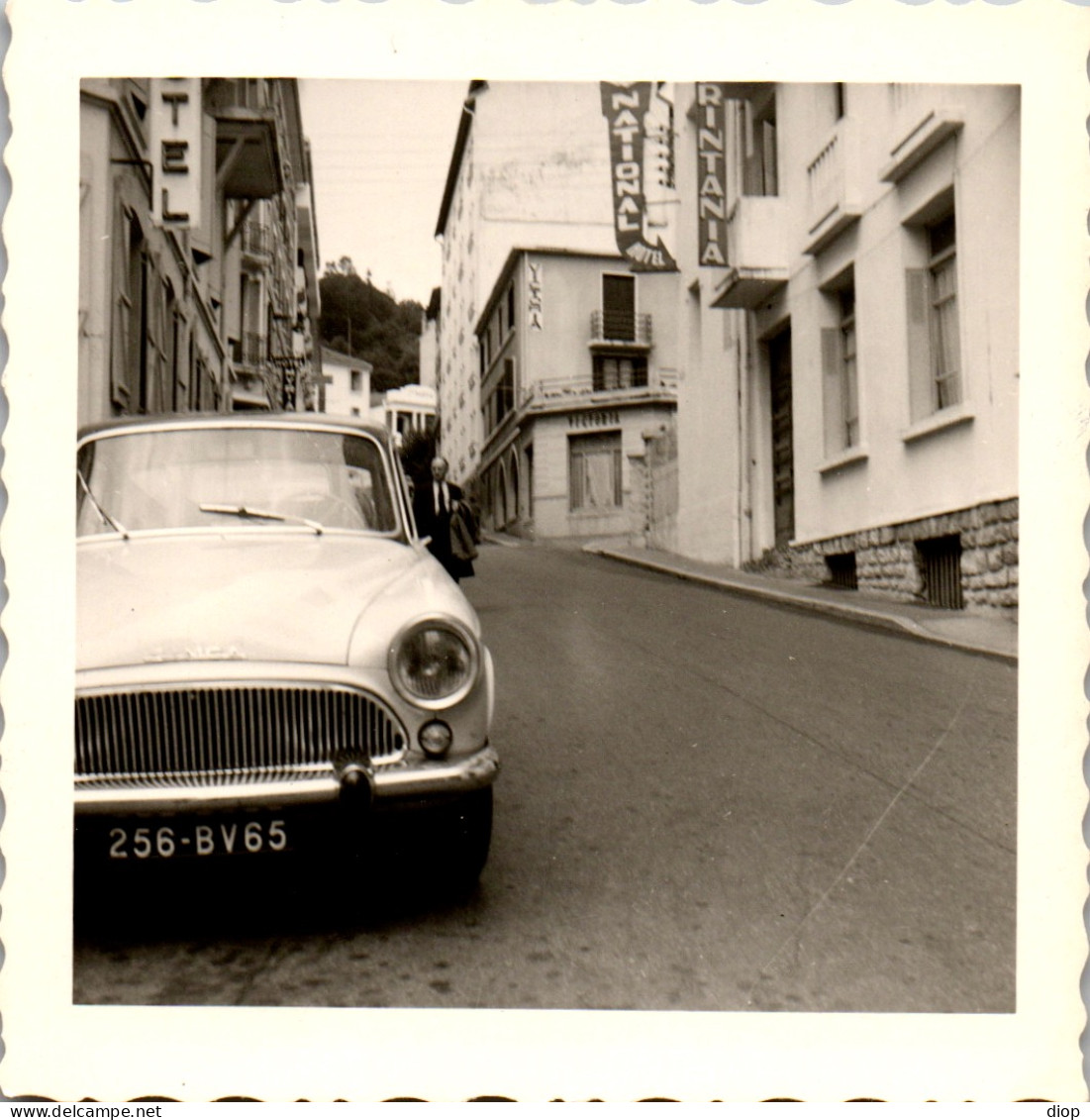 Photographie Photo Vintage Snapshot Amateur Automobile Voiture Simca Lourdes - Places