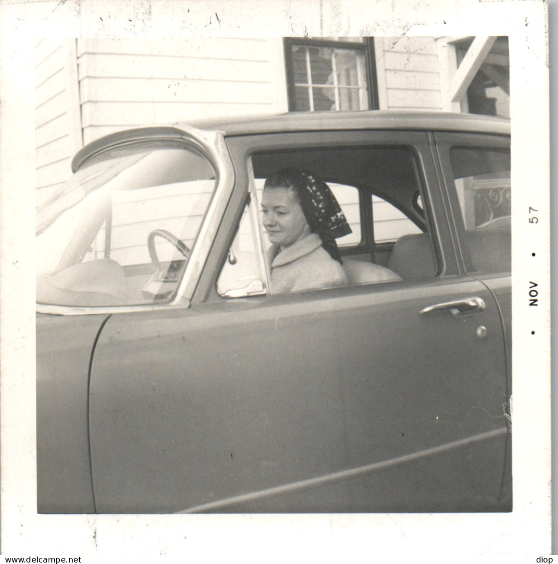 Photographie Photo Vintage Snapshot Amateur Automobile Voiture Femme  - Cars