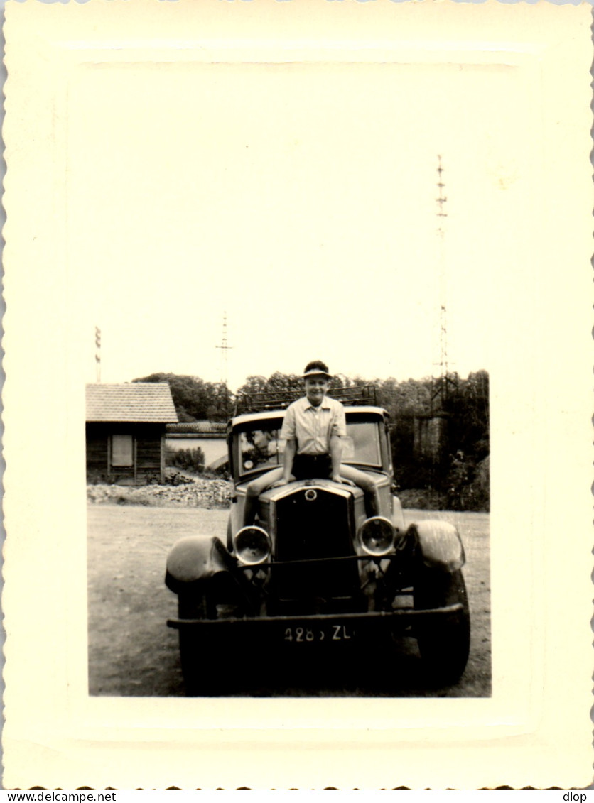 Photographie Photo Vintage Snapshot Amateur Automobile Voiture Auto  - Automobile