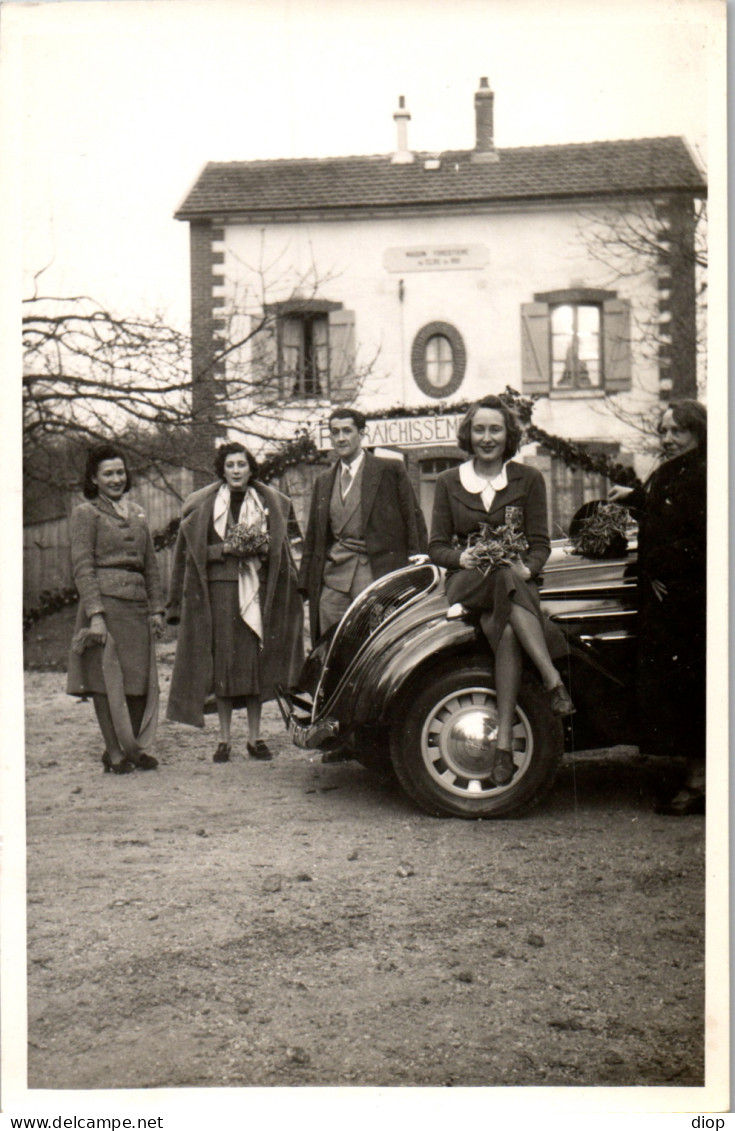 Photographie Photo Vintage Snapshot Amateur Automobile Voiture Auto &agrave; Situer  - Cars