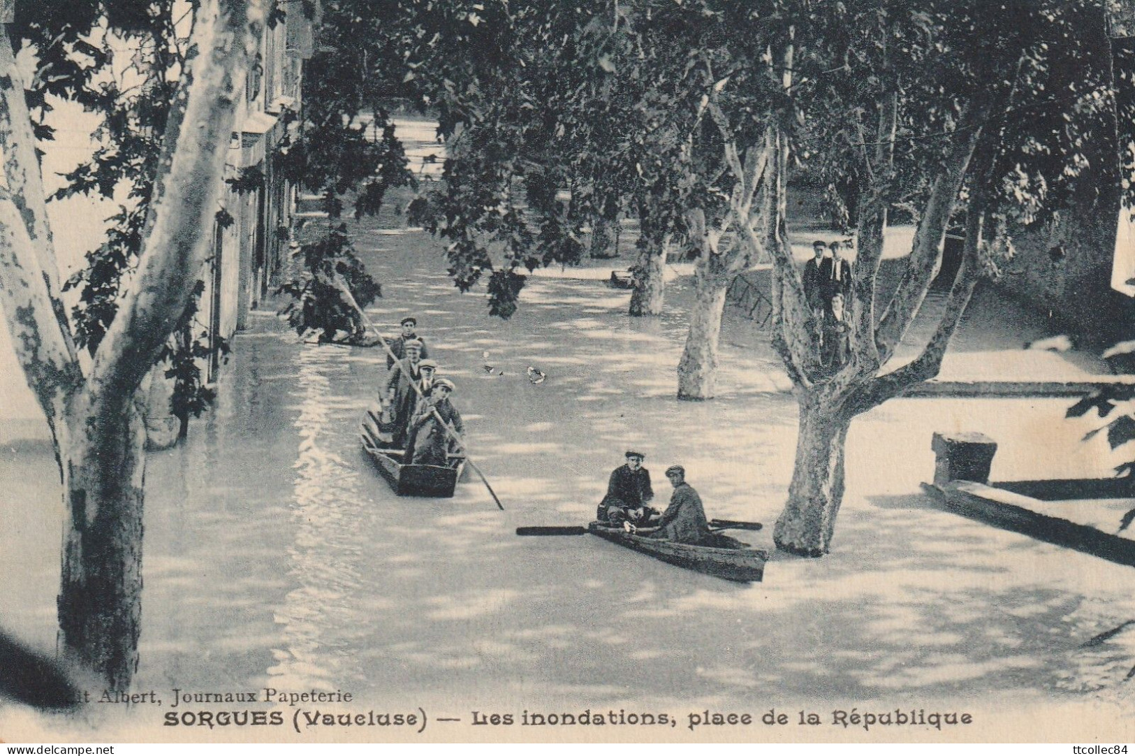 CPA-84-SORGUES-Les Inondations, Place De La République - Sorgues