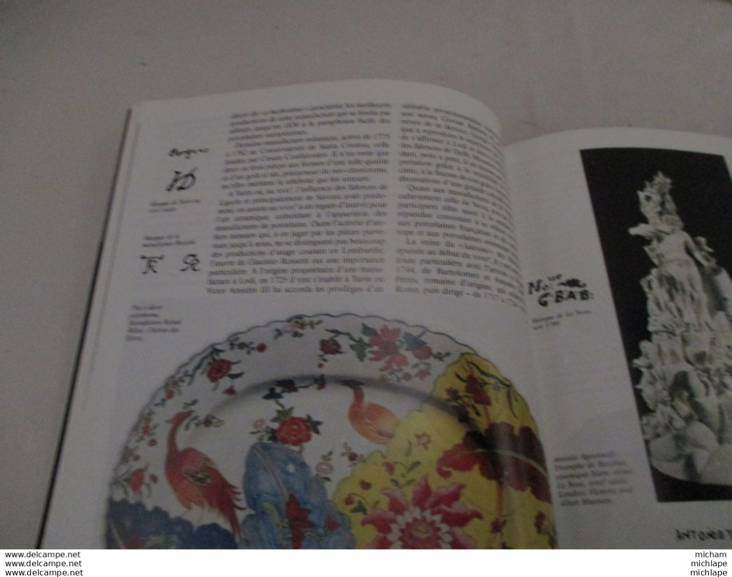 Antiquité  Et Objets D'art - Faiences  Et Porcelaines   - 1990 - 79 Pages  -edit. Fabri - Format  22 X 29 -trés Bon état - Art