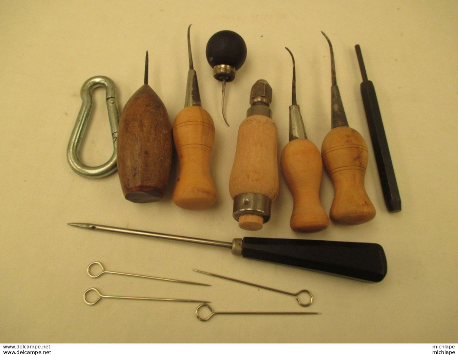 Pour Le Cuir Bourreliers - Sellier - Ou Autre Un Lot De 9 Outils - Alènes Et Autres - Ancient Tools
